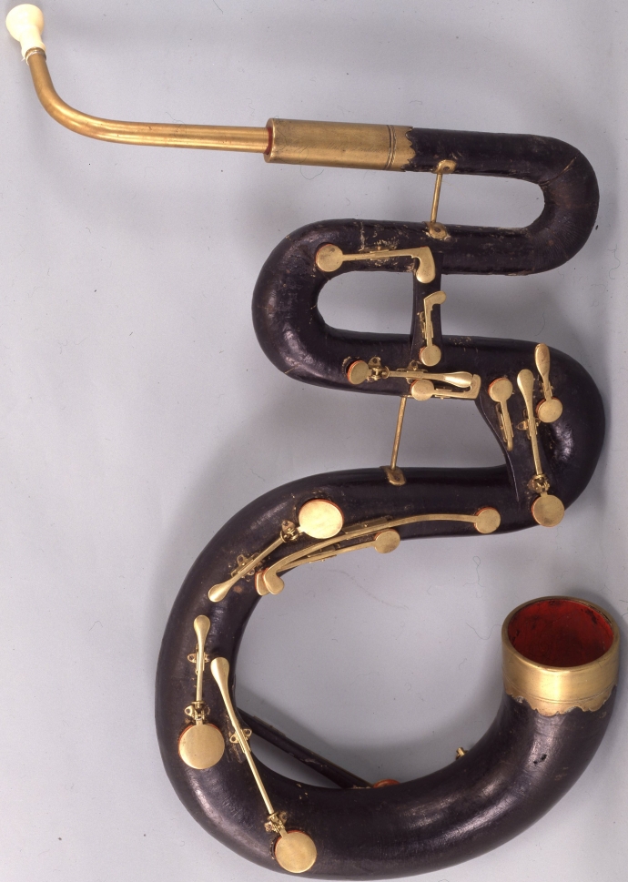 ミニ企画展「金管楽器の歴史～素材と形の多様性～」
