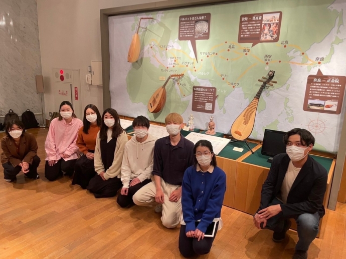 静岡文化芸術大学連携事業　ギャラリートーク「文芸大生と一緒に文化で世界を旅しよう！」